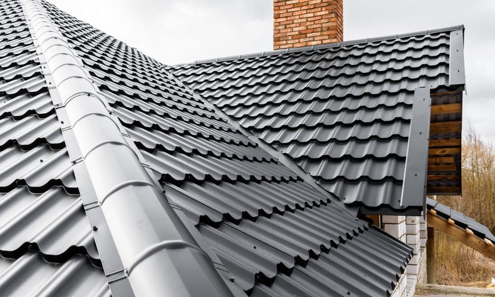 The Differences Between Asphalt and Metal Roofing